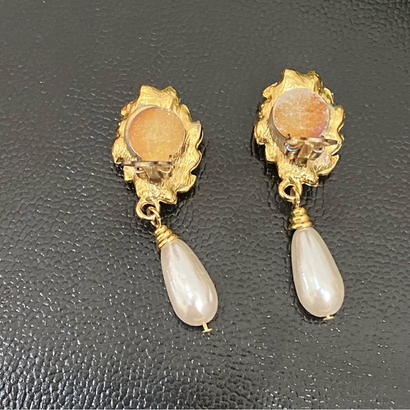 Vintage Faux Pearl Rhinestones Victorian Teardrop Clip Earrings - Picture 5 of 10